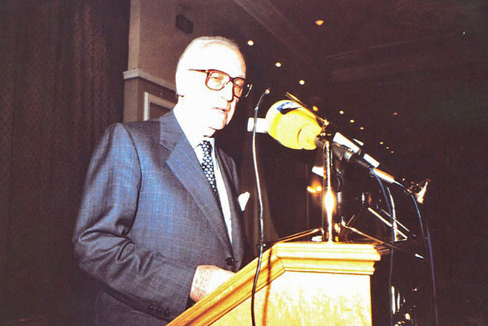 Antonio Mingote, durante el pregón del centenario de la APM en 1995. Foto: Archivo APM.